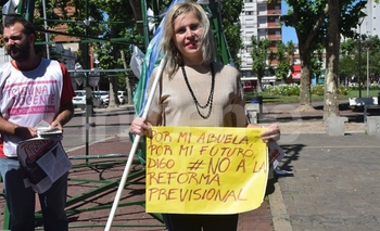 Imagen de la nota: En Olavarría protestaron contra la reforma jubilatoria 