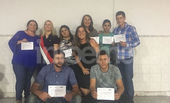 Imagen de la nota: Más de cien personas tienen su título secundario