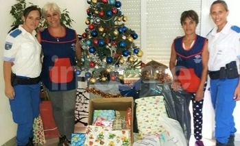 Imagen de la nota: La Policía Local donó juguetes al hogar Peñihuen