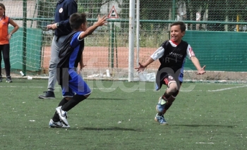Imagen de la nota: En canchas simultáneas hubo actividad para el Interbarrial
