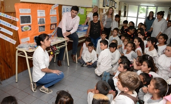 Imagen de la nota: Las Escuelas N° 22 y N° 56  recibieron kits de tecnología 