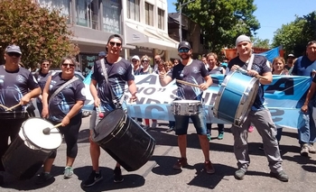 Imagen de la nota: Municipales de Olavarría marcharon en Mar del Plata