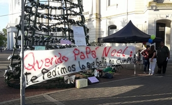 Imagen de la nota: Reclamo de vecinos de barrio  AOMA en el centro local