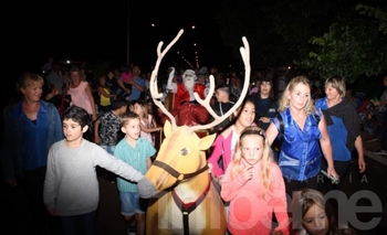 Imagen de la nota: Colonia Hinojo se vistió de Navidad para ver a Papá Noel