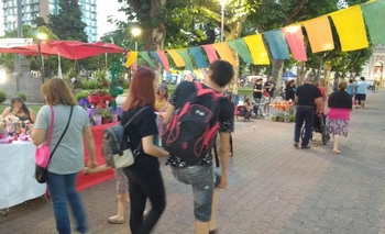 Feria comunitaria en el barrio Los Robles Imagen de la nota: Feria comunitaria en el barrio Los Robles