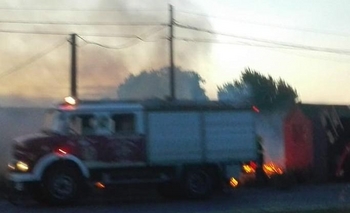 Imagen de la nota: Bomberos trabajaron en incendios de pastizales 