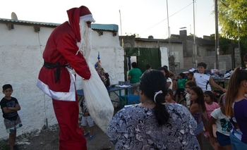 Imagen de la nota: Papá Noel pasó por “La Casa de Myriam” 
