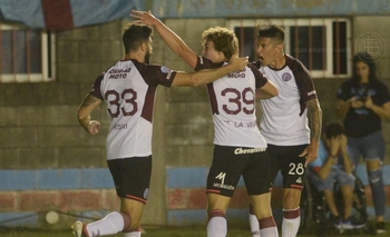 Imagen de la nota: “Pepo” De la Vega le dio el empate a Lanús