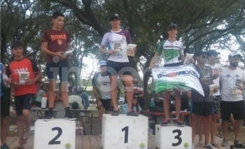 Imagen de la nota: Triatlón en Puán con participación de atletas olavarrienses