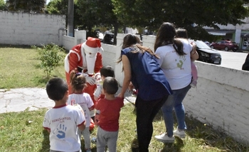 Imagen de la nota: Papá Noel visitó el Jardín Ardillitas