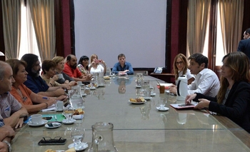 Imagen de la nota: Provincia pagará el plus salarial de $4 mil a estatales