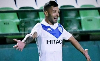 Vélez pasó a cuartos de final con Janson como figura Imagen de la nota: Vélez pasó a cuartos de final con Janson como figura