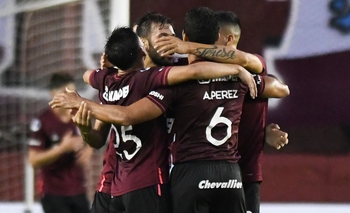 Lanús goleó en “La Fortaleza” y sigue en la Copa Sudamericana Imagen de la nota: Lanús goleó en “La Fortaleza” y sigue en la Copa Sudamericana