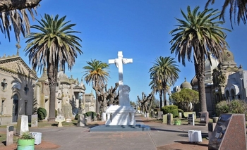 Imagen de la nota: El cementerio también abrirá los domingos y feriados