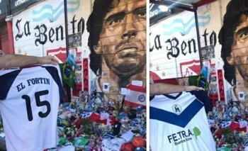Un “fortinero” en el mural de Diego Maradona Imagen de la nota: Un “fortinero” en el mural de Diego Maradona