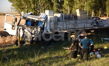 Imagen de la nota: Chocaron dos camiones en el acceso a Sierras Bayas