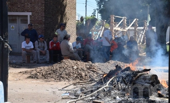 Imagen de la nota:  Por falta de pago, están de paro los trabajadores 