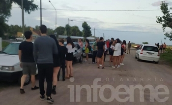 Destrozaron y robaron más de 10 autos Imagen de la nota: Destrozaron y robaron más de 10 autos