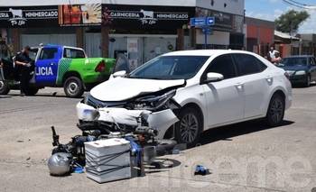 Imagen de la nota: Fuerte choque: joven terminó con fractura expuesta