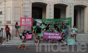 Imagen de la nota: Pañuelazo en el Paseo Jesús Mendía 