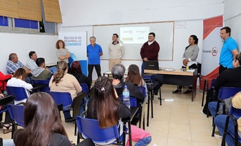 Se entregaron certificados del curso de operación de maquinas pesadas  Imagen de la nota: Se entregaron certificados del curso de operación de maquinas pesadas