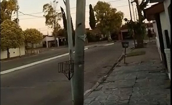 Imagen de la nota: Barrio Ceco I: preocupación por un poste que está a punto de caer