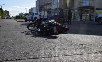 Choque entre motos: murió uno de los motociclistas  Imagen de la nota: Choque entre motos: murió uno de los motociclistas