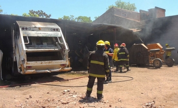 Imagen de la nota: Un incendio provocó grandes pérdidas en un galpón municipal