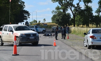 Imagen de la nota: Un motociclista falleció tras chocar con una camioneta en el acceso a Cementos Avellaneda