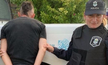 Imagen de la nota: Borracho, invitó a pelear a transeúntes en pleno centro y terminó en la comisaría