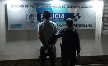 Imagen de la nota: Entraron a robar a su patio, atrapó al delincuente y lo entregó a la policía