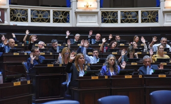Imagen de la nota: La Legislatura bonaerense dio luz verde al endeudamiento de Kicillof