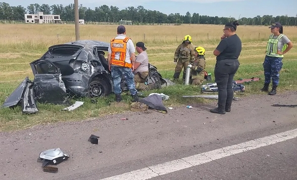 Fallecieron un camionero y un funcionario de Seguridad en dos tremendos ...