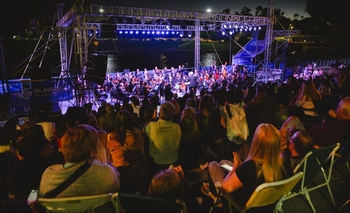 Imagen de la nota: Inauguran “Olavarría en Verano” con gran espectáculo en la Casa del Bicentenario
