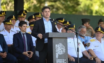 Imagen de la nota: Kicillof encabezó el acto de egreso de 2.265 oficiales de la Policía provincial