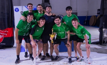 Imagen de la nota: Hubo entrega de trofeos y distinciones para el vóley local