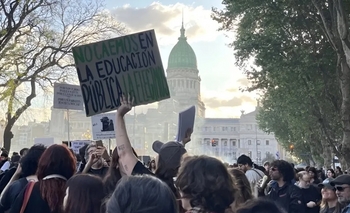 Imagen de la nota: La Justicia otorgó una cautelar para actualizar salarios universitarios y becas estudiantiles