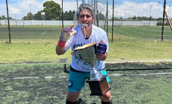 Imagen de la nota: Despedida con título: Andrea Serri, también dejó la actividad